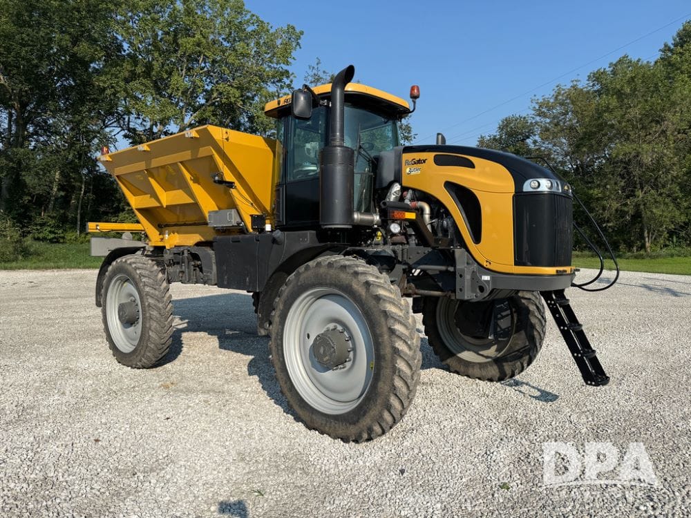 2020 RoGator RG1300C Equipment Image0