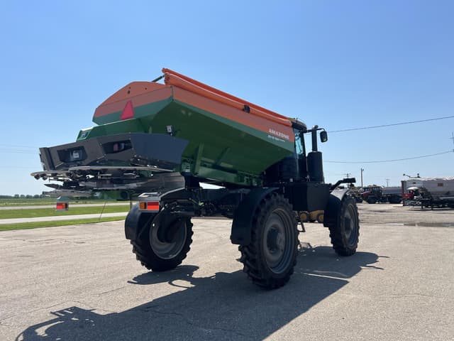 Image of RoGator RG1300C equipment image 4