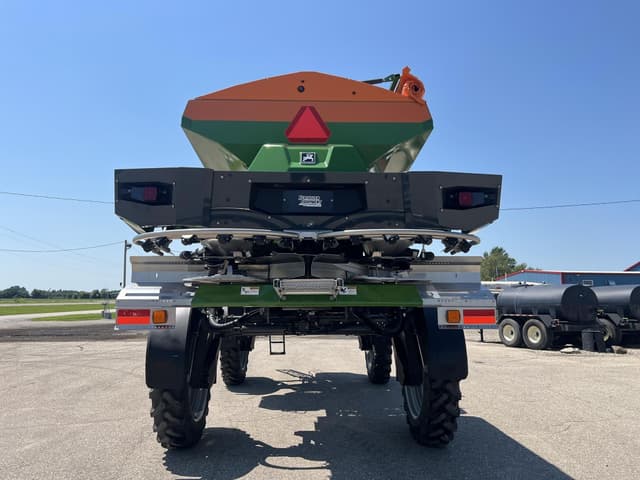 Image of RoGator RG1300C equipment image 3