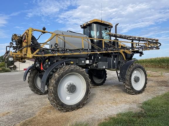 Image of RoGator RG700B equipment image 1