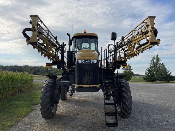 Image of RoGator RG700B equipment image 4