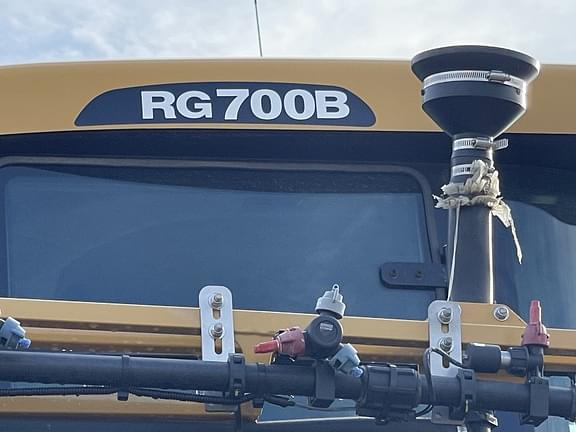 Image of RoGator RG700B equipment image 2