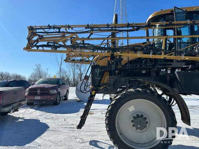 Image of RoGator RG700B equipment image 2