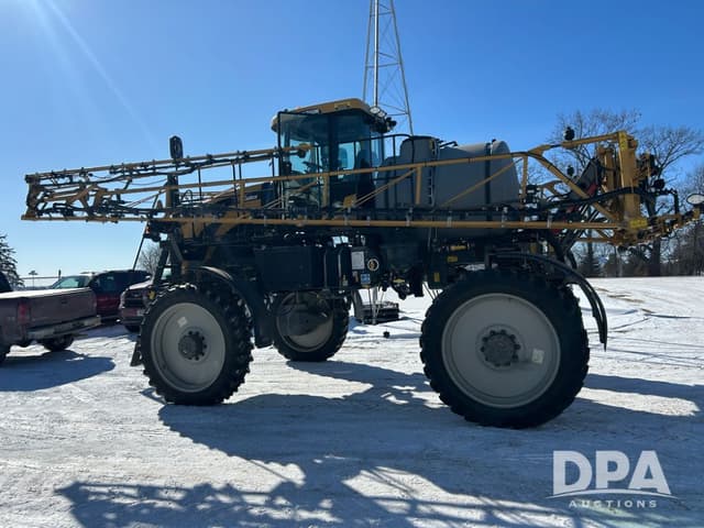 Image of RoGator RG700B equipment image 4