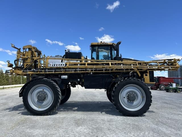 Image of RoGator RG900C equipment image 3