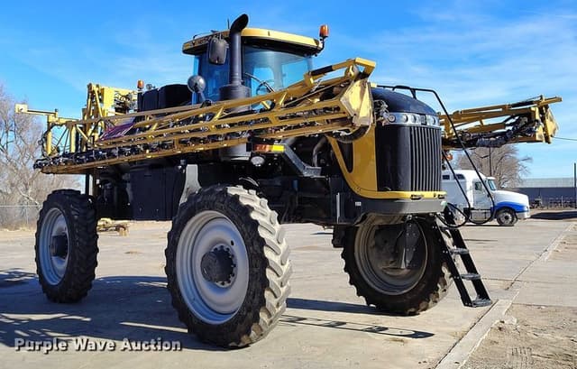 Image of RoGator RG900C equipment image 2