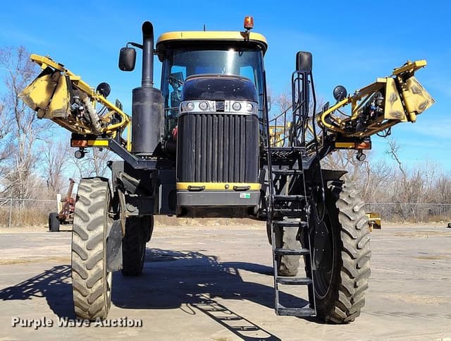 Image of RoGator RG900C equipment image 1