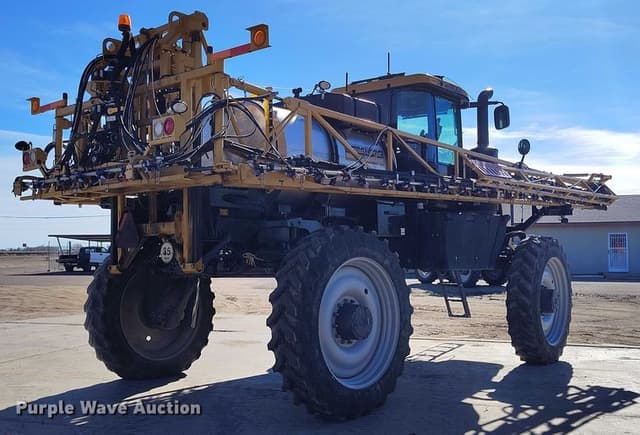 Image of RoGator RG900C equipment image 4