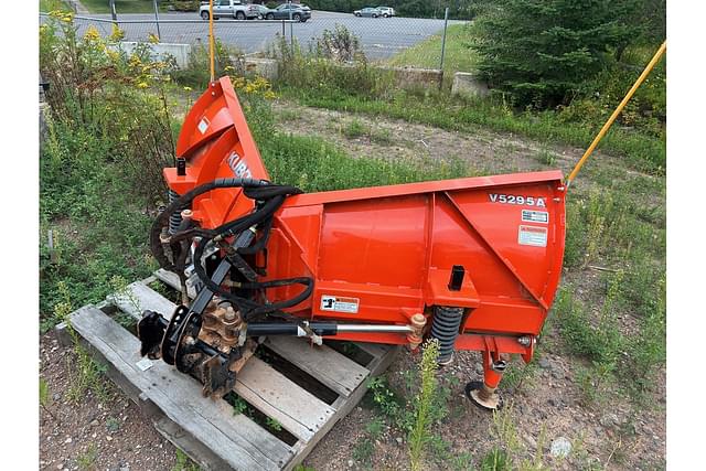 Image of Kubota RTV-X1100C equipment image 4