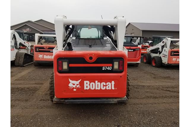 Image of Bobcat S740 equipment image 2