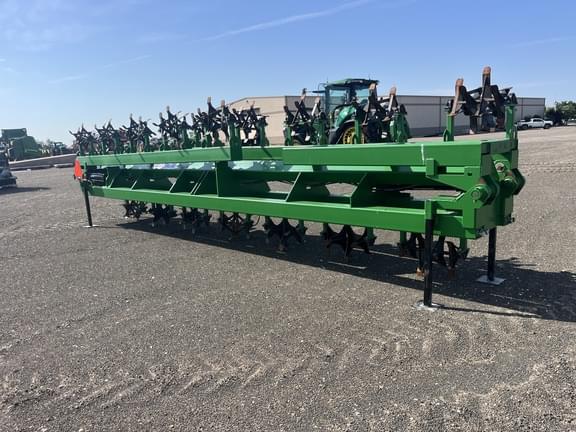 Image of Sam Stevens Sandfighter equipment image 4