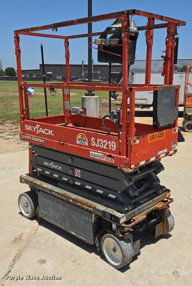 Image of Sky Jack SJ3219 equipment image 2