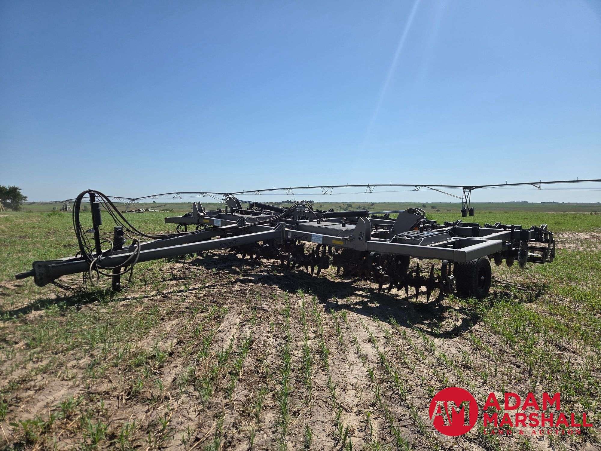 2020 Soil Service Rogue VT Equipment Image0