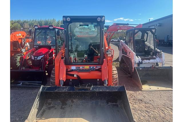 Image of Kubota SSV65 equipment image 1