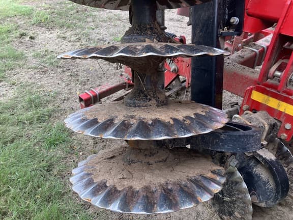 Image of Sunflower 6631 equipment image 1