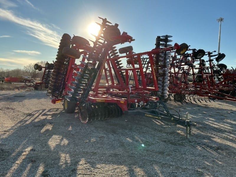 2020 Sunflower 6631 Equipment Image0