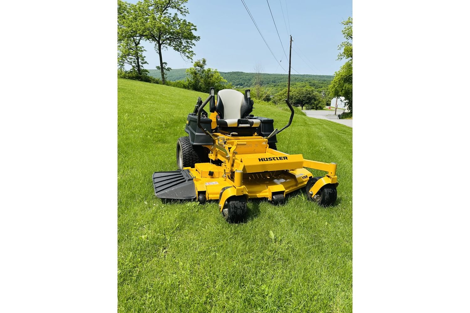 2020 Hustler Super Z Equipment Image0