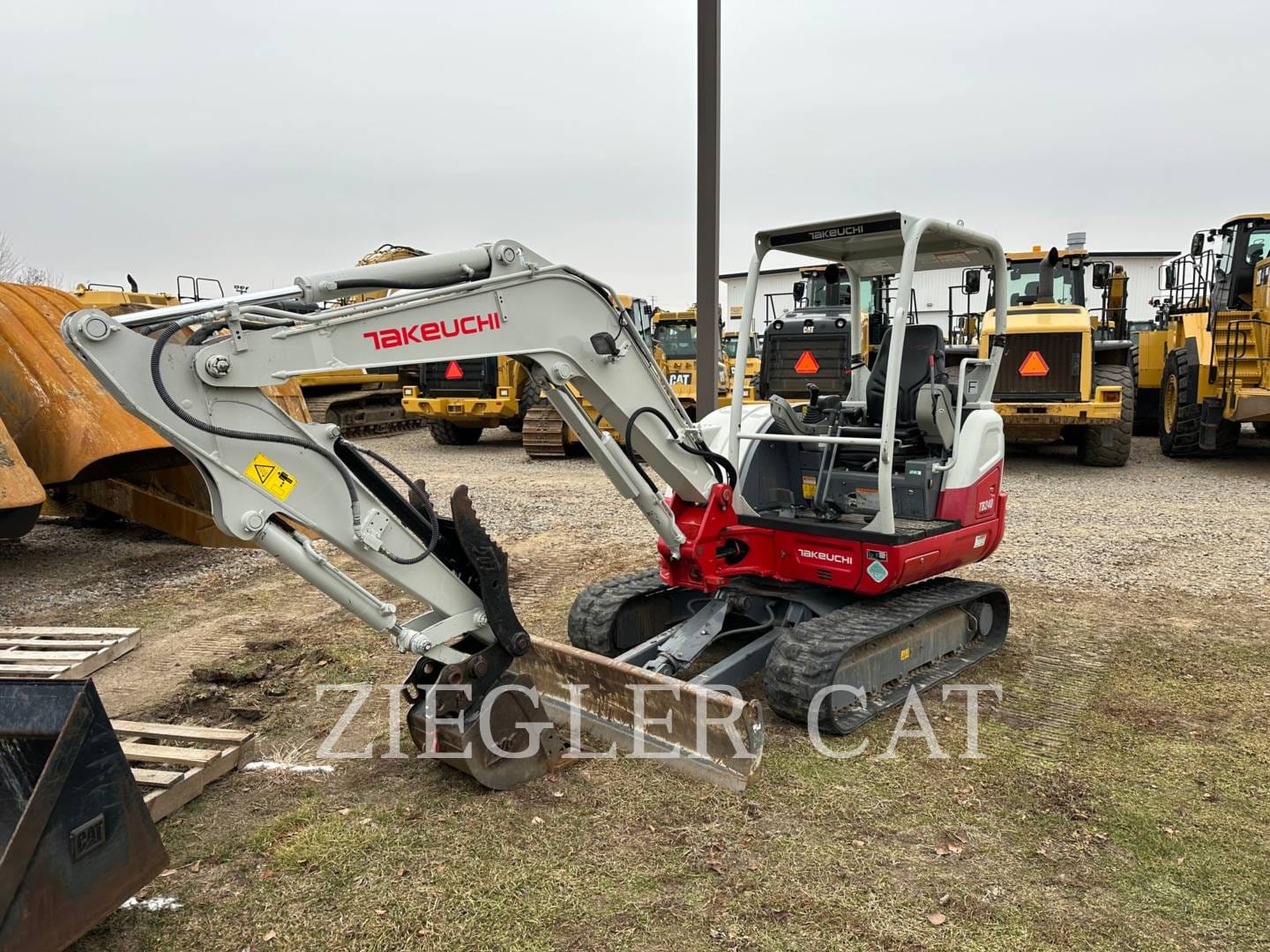 Main image Takeuchi TB240