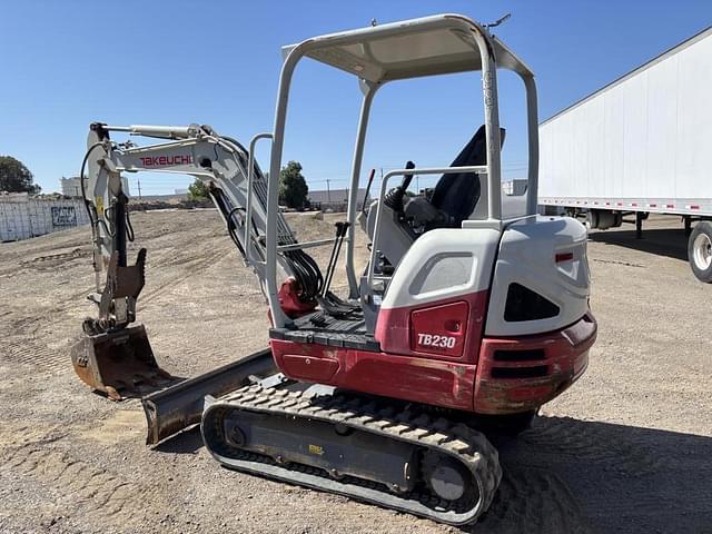 Image of Takeuchi TB230 equipment image 3