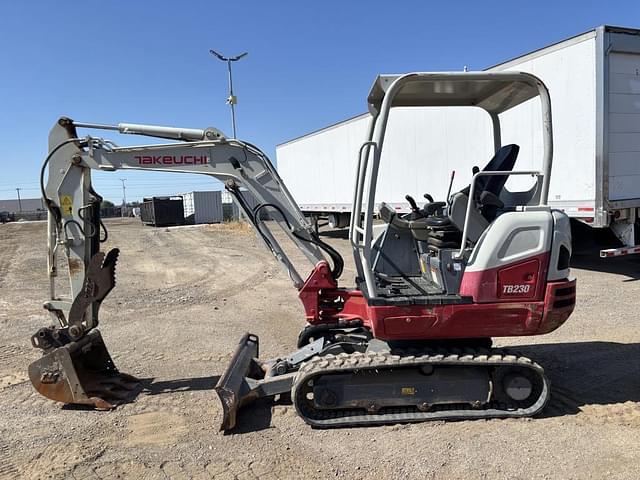 Image of Takeuchi TB230 equipment image 4