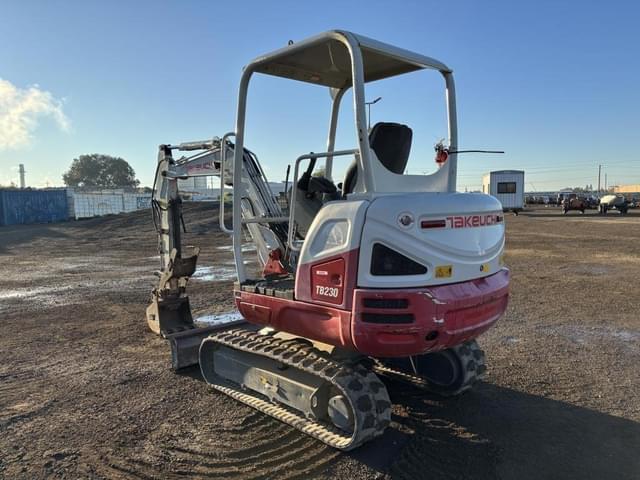 Image of Takeuchi TB230 equipment image 3