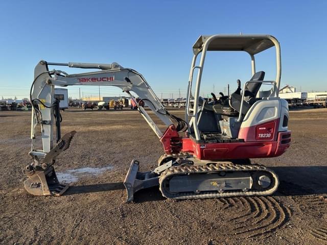 Image of Takeuchi TB230 equipment image 4