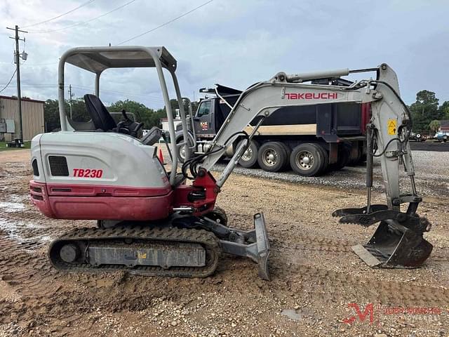 Image of Takeuchi TB230 equipment image 4
