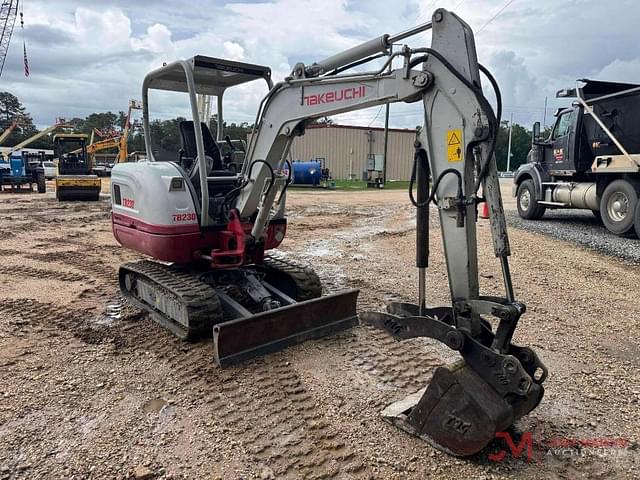 Image of Takeuchi TB230 equipment image 3