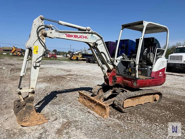 Image of Takeuchi TB230 equipment image 1