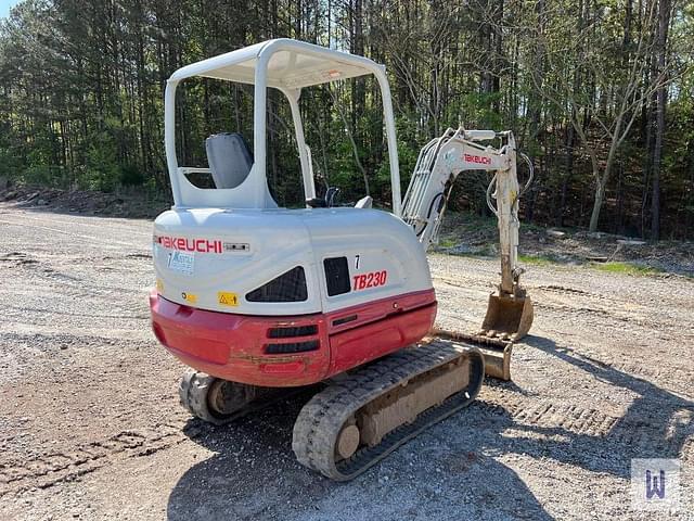 Image of Takeuchi TB230 equipment image 4