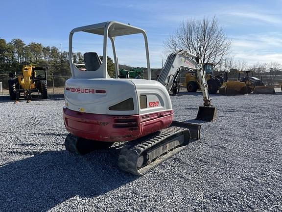 Image of Takeuchi TB240 equipment image 4