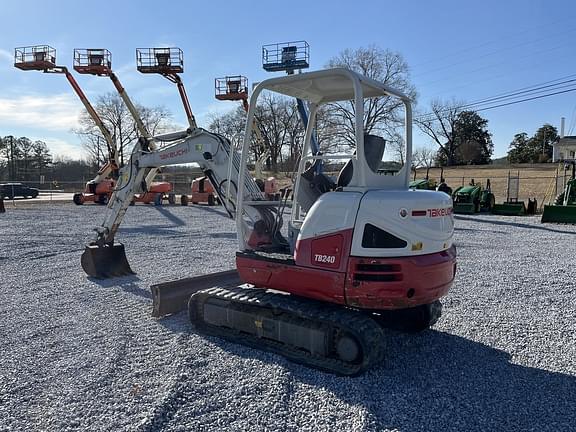 Image of Takeuchi TB240 equipment image 1