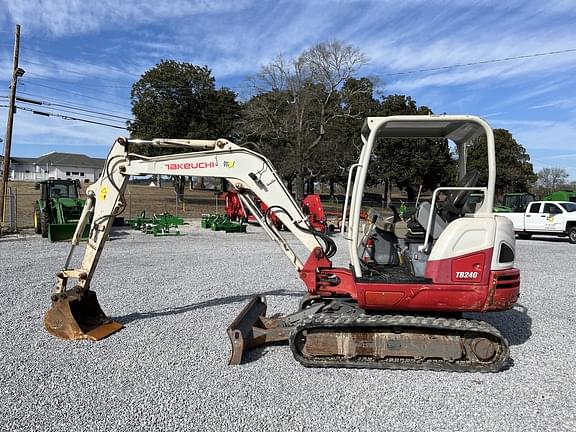 Image of Takeuchi TB240 equipment image 1