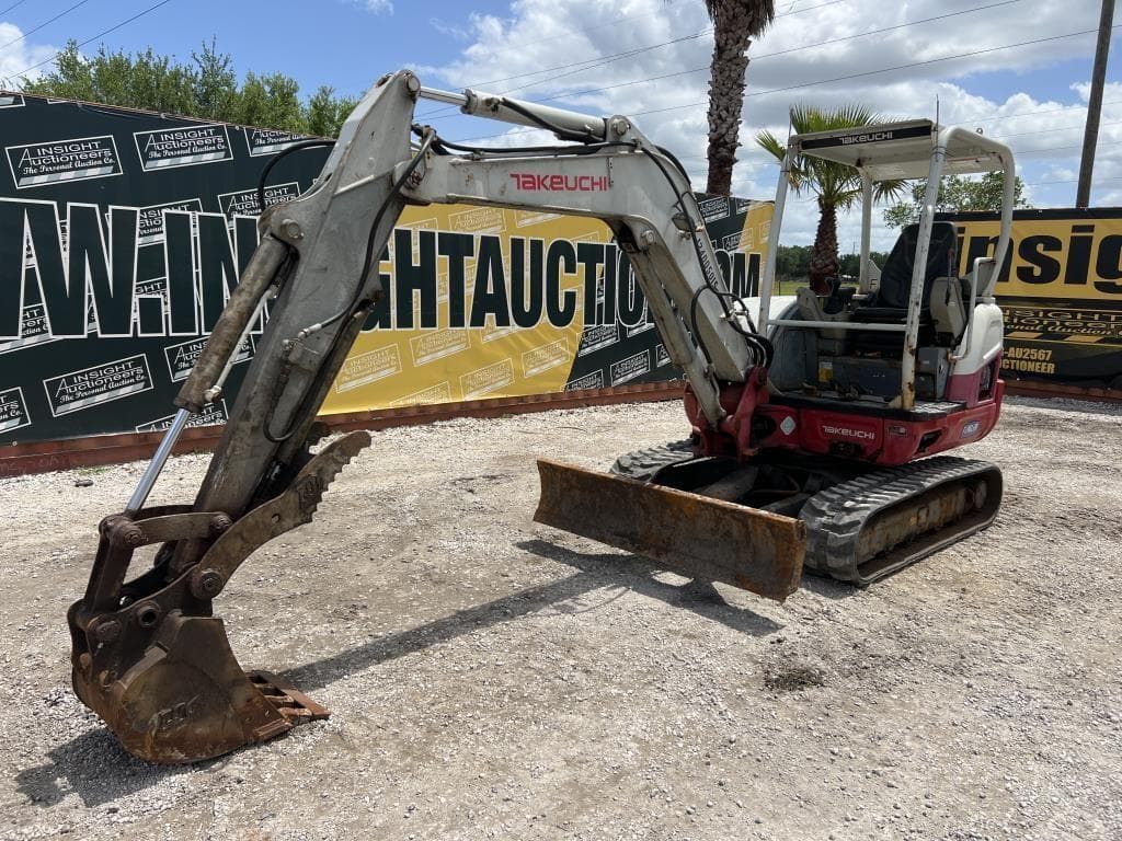 Image of Takeuchi TB240 Primary image