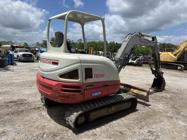 Image of Takeuchi TB240 equipment image 2