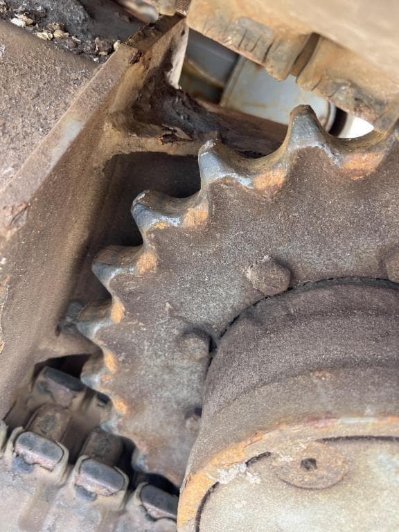 Image of Takeuchi TB240 equipment image 4