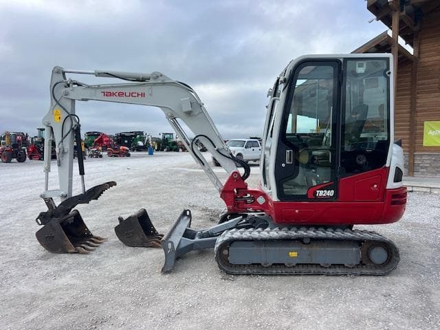 Image of Takeuchi TB240 equipment image 1
