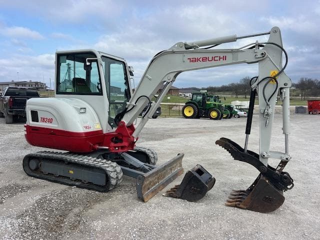 Image of Takeuchi TB240 equipment image 3