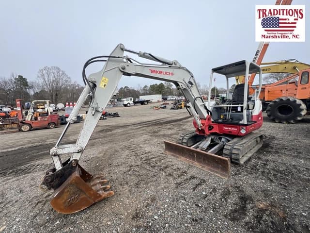 Image of Takeuchi TB240 equipment image 2