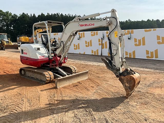 Image of Takeuchi TB240 equipment image 2