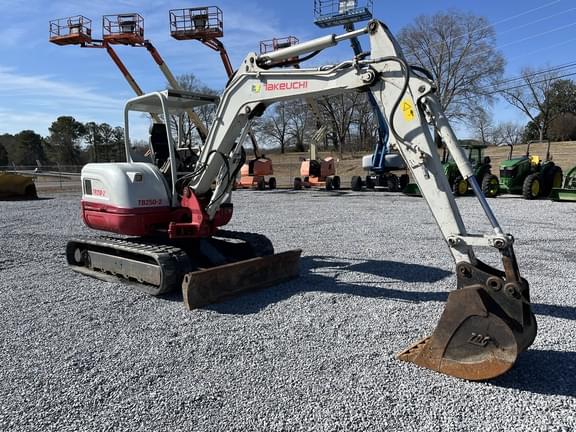Image of Takeuchi TB250-2 equipment image 1