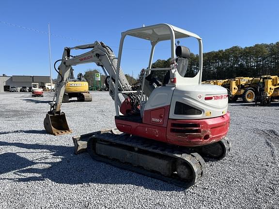 Image of Takeuchi TB250-2 equipment image 3