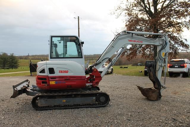 Image of Takeuchi TB260 equipment image 2