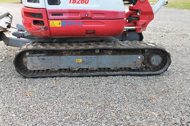 Image of Takeuchi TB260 equipment image 3