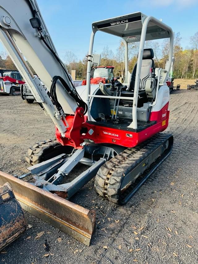 Image of Takeuchi TB260 equipment image 3