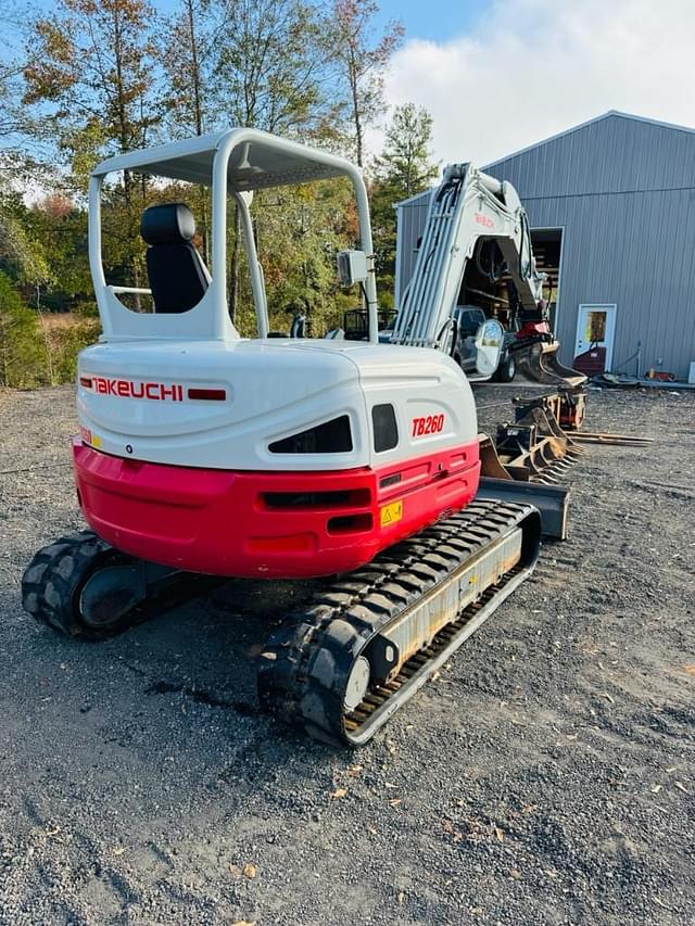 Image of Takeuchi TB260 equipment image 4