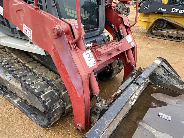 Image of Takeuchi TL10V2 equipment image 4