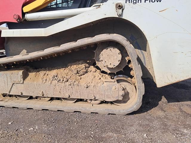 Image of Takeuchi TL8R2 equipment image 4