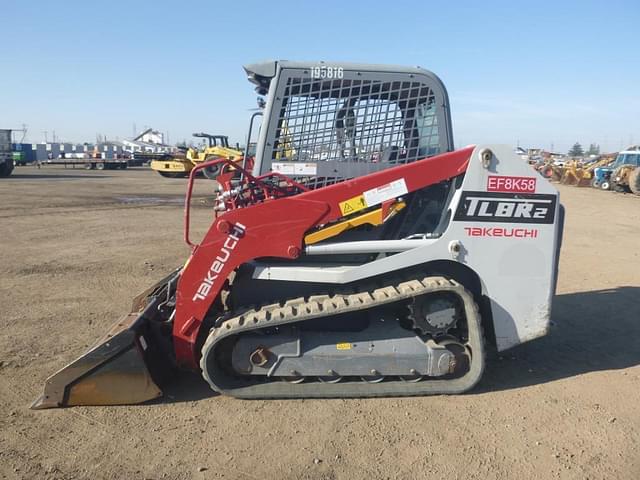 Image of Takeuchi TL8R2 equipment image 4