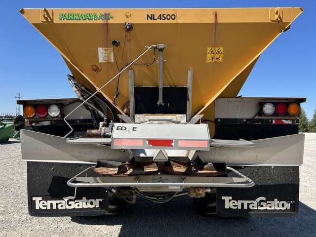 Image of Terra-Gator TG8400 equipment image 3